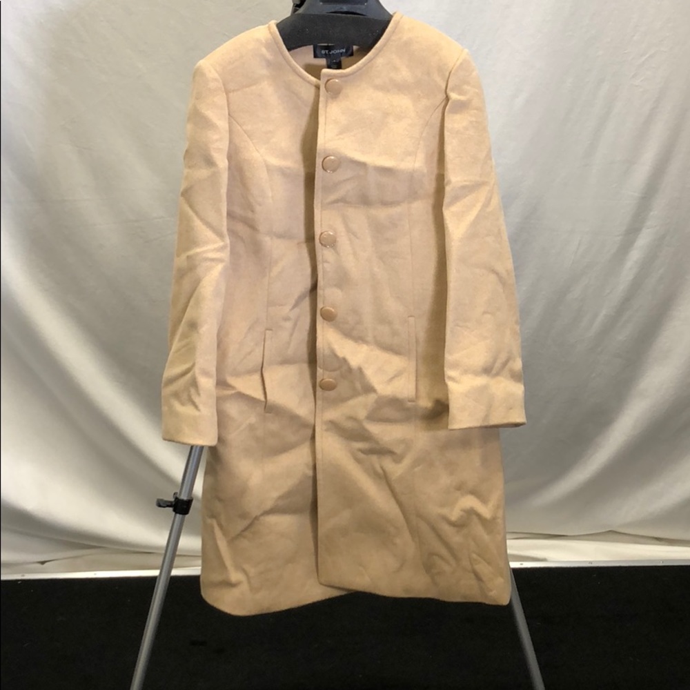 St John size 4 beige coat. Camel melange.